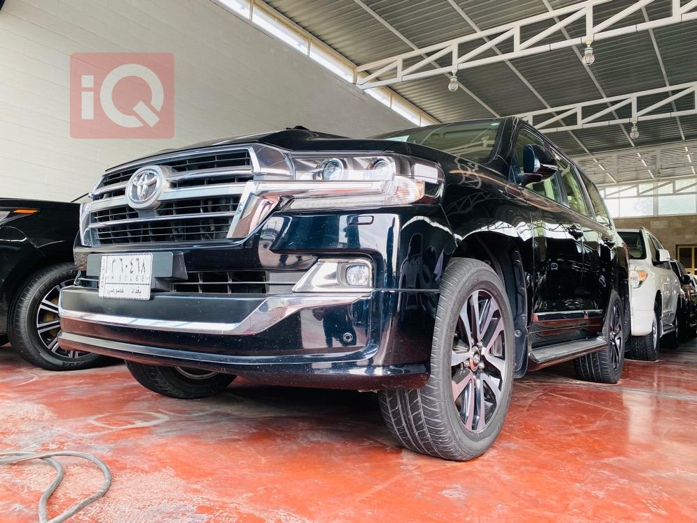 تويوتا لاندكروزر